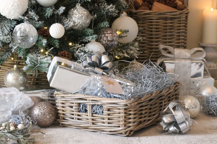 homemade-christmas-hamper-ideas-1-700x467.jpg